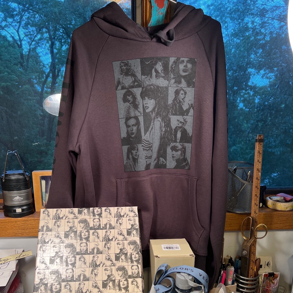 Taylor Swift Eras Tour  VIP box and water bottle